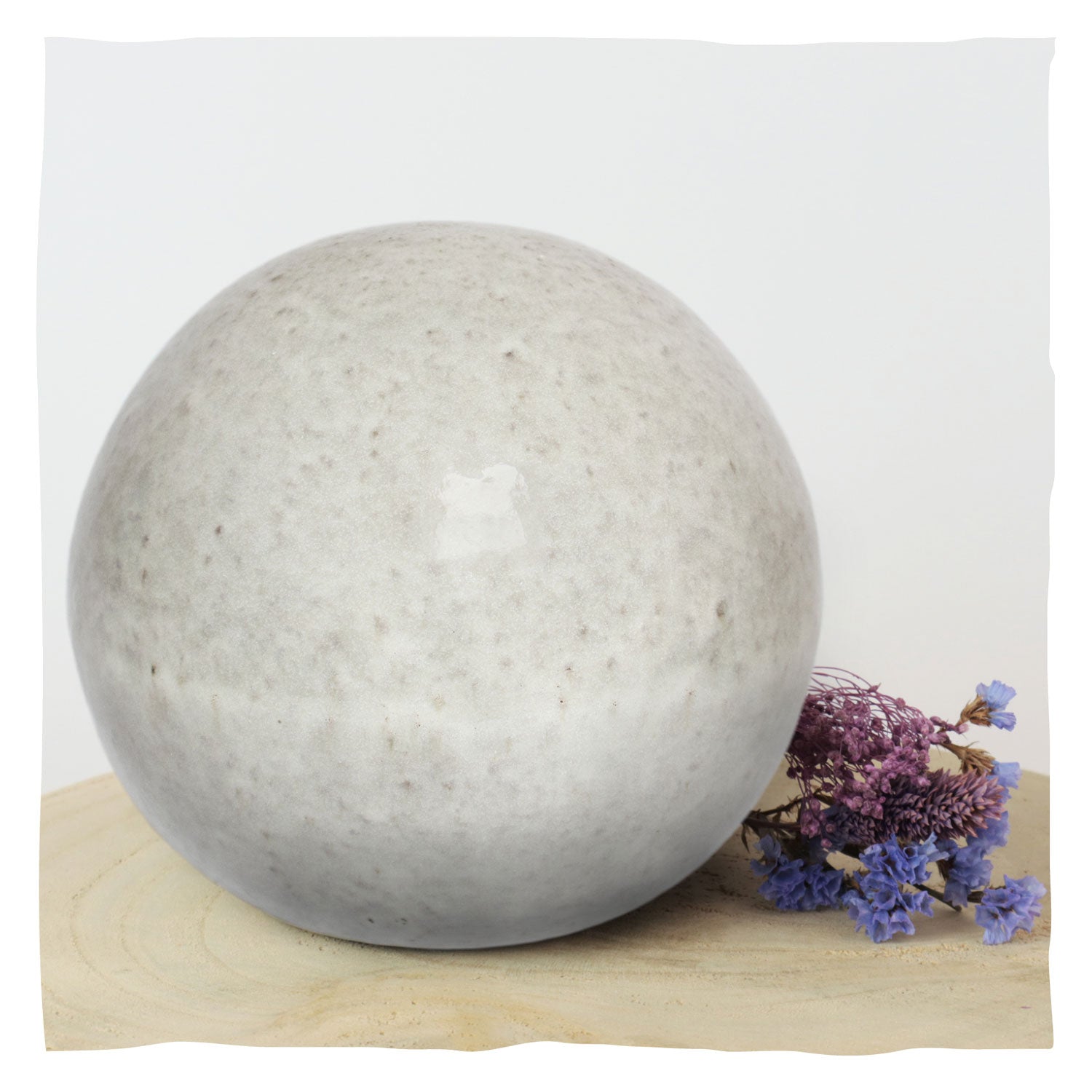 Outdoor urn „Grey“ in bolvorm