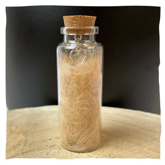 Glazen flesje voor wat vacht of veren van uw huisdier - als aandenken