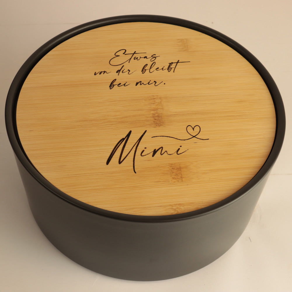 Individuele opschrift in handschrift voor de tweedelige keramische urn - met spreuk