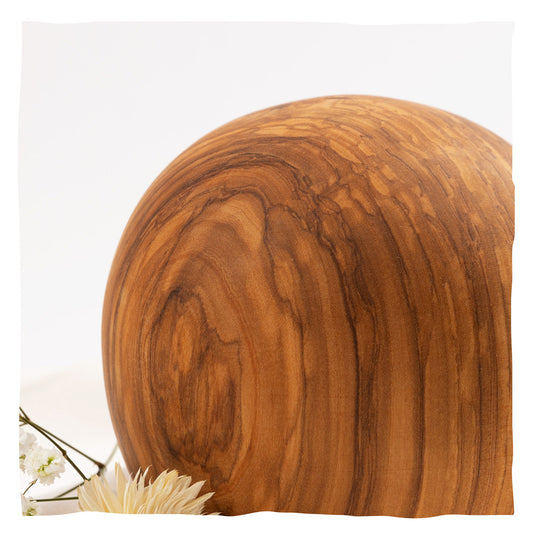 Houten urn "Olive Ball"