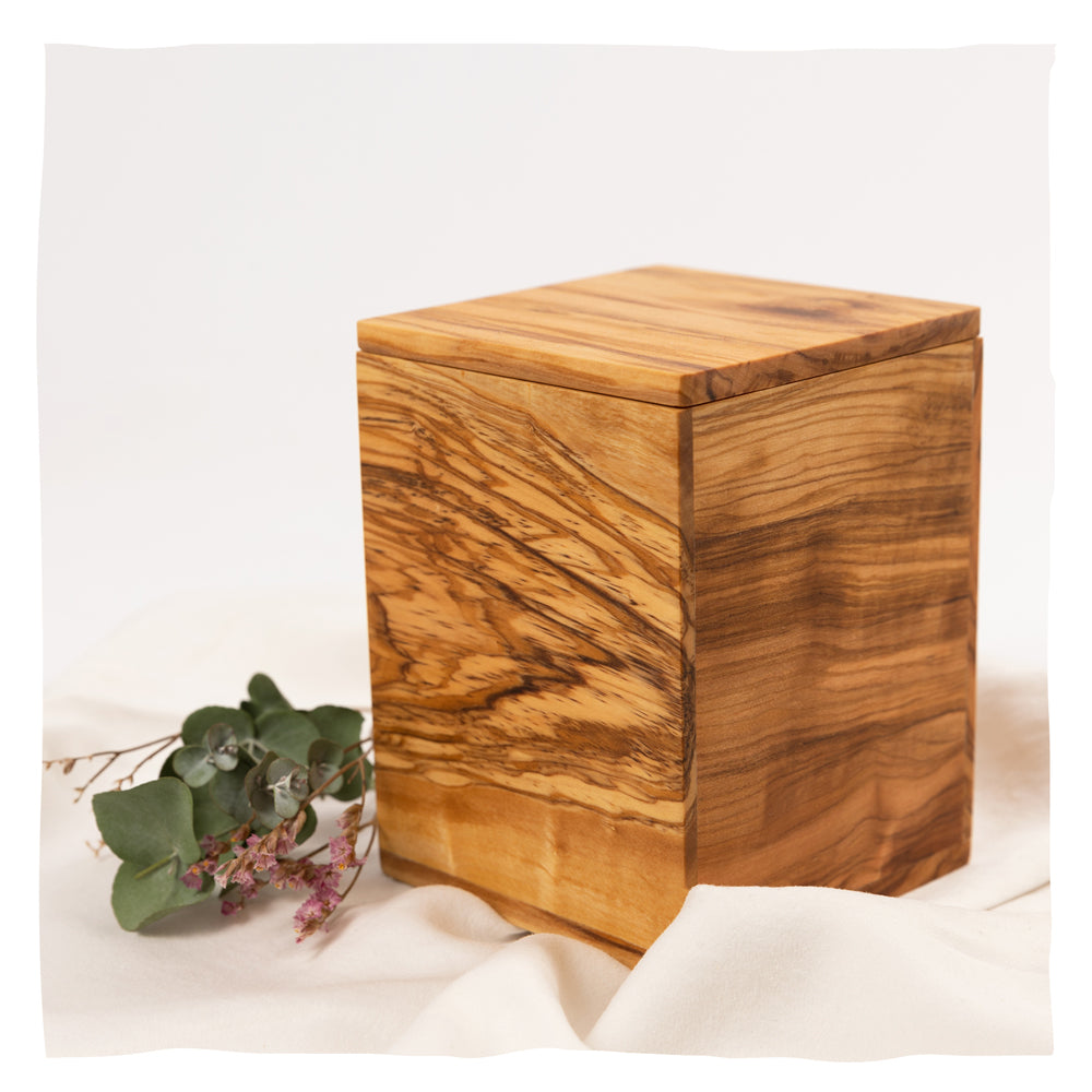 Houten urn