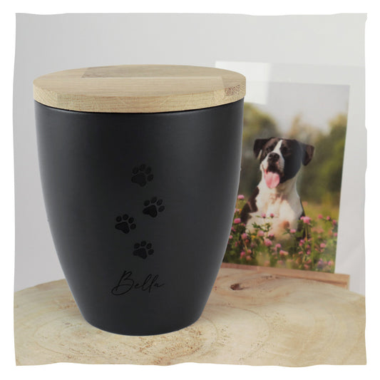 Keramische urn "Black met pootjes"