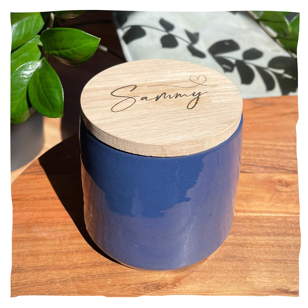 Individuele inscriptie in handschrift met vliegend hartje