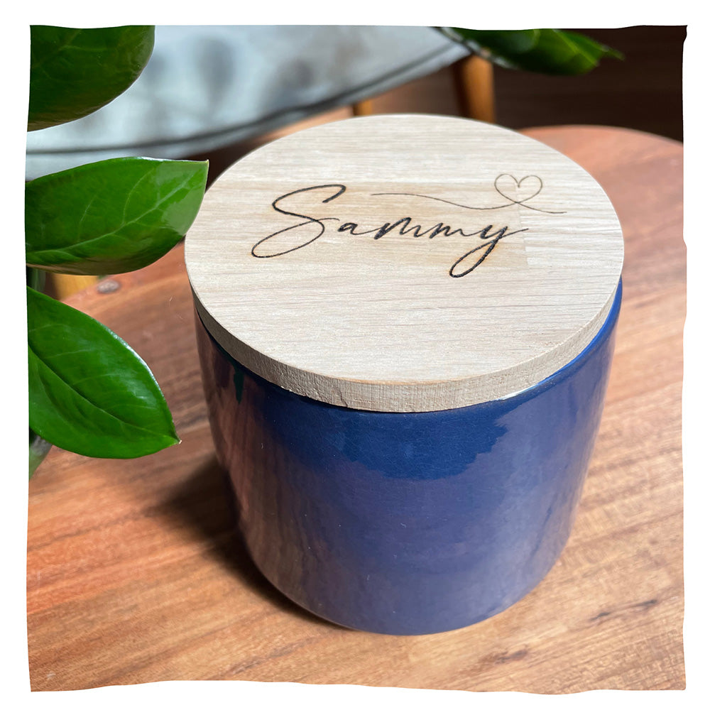 Individuele inscriptie in handschrift met vliegend hartje