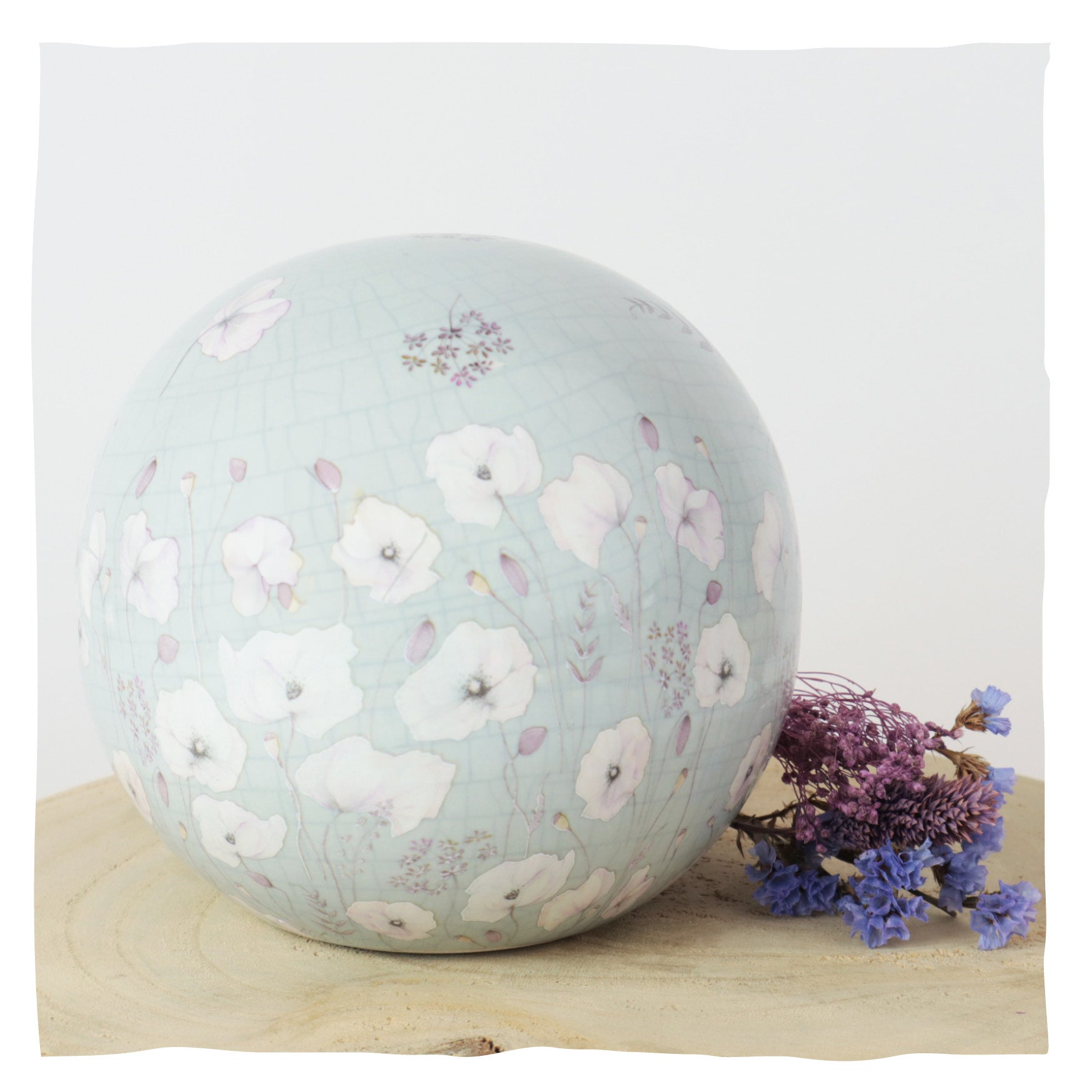 Outdoor urn 