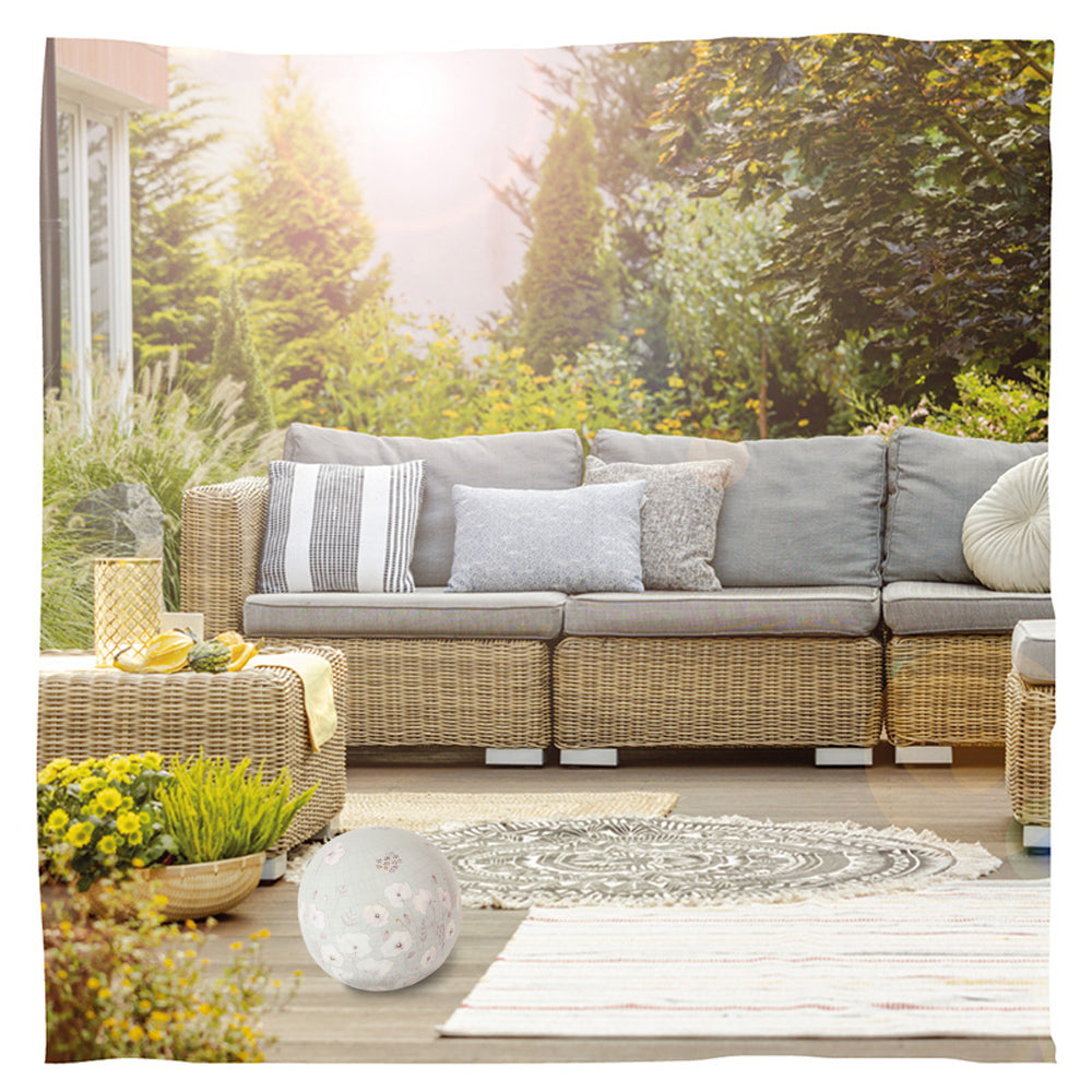 Outdoor urn 