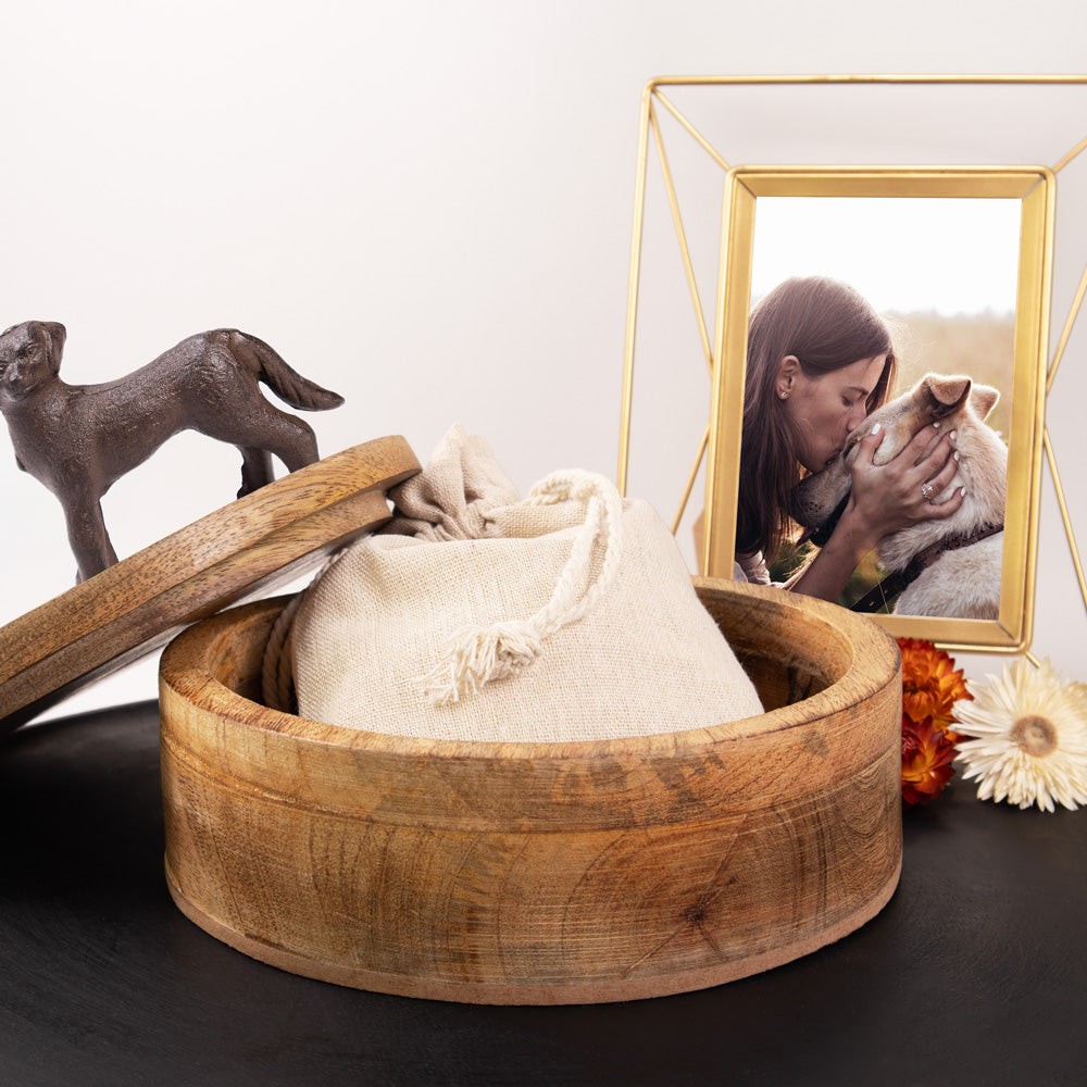 Houten urn 