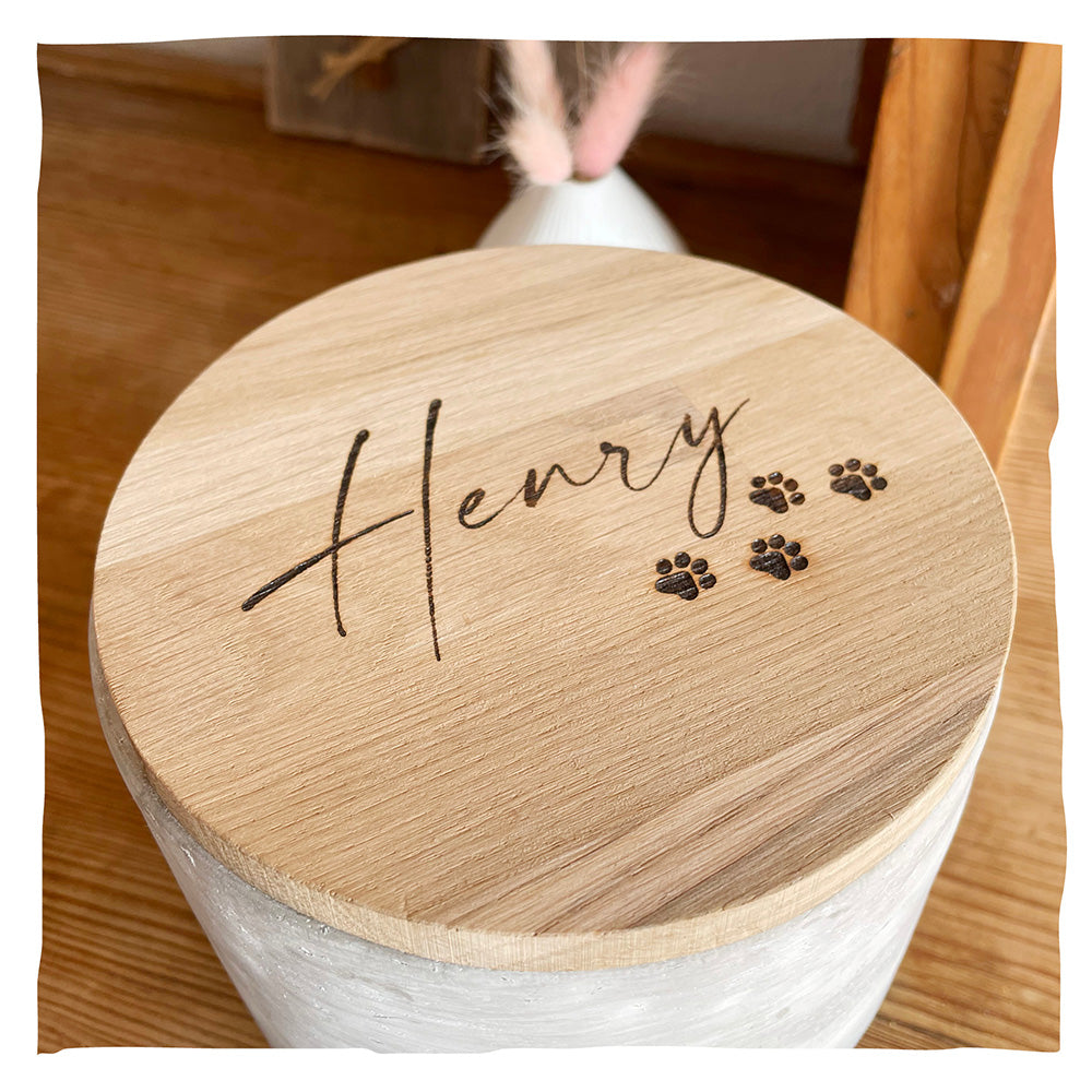 Individuele inscriptie in handschrift met kleine pootjes
