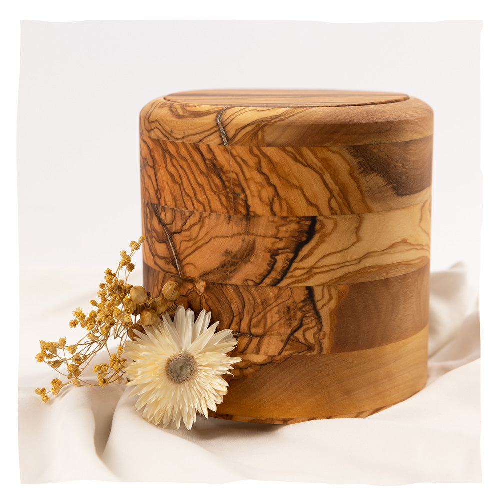 Houten urn 