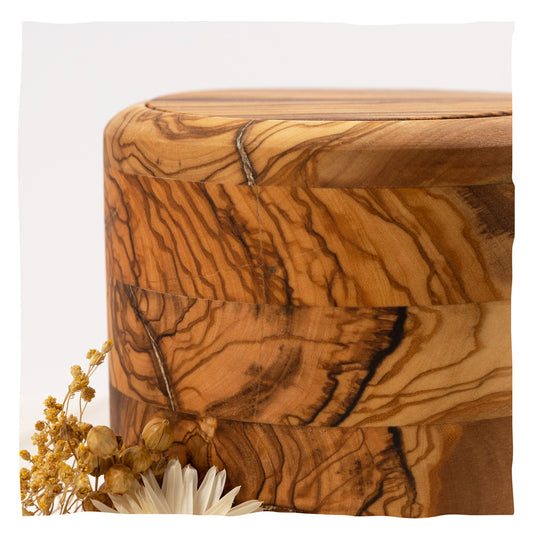 Houten urn "Olive Orbit"